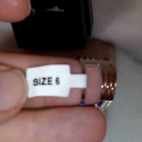 Women's White Gold Rhodium Plated Cubic Zirconia Size 6 Designer Ring - Picture 5 of 5